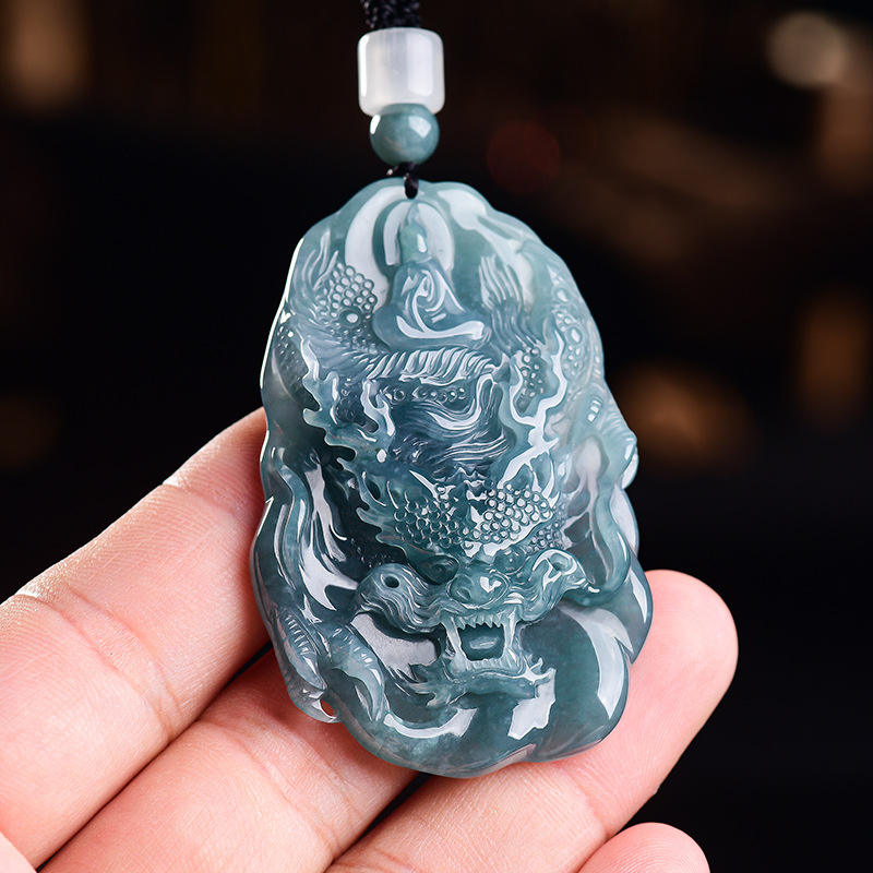 Vintage Women Fashion - Collier pendentif Dragon en jadéite birmane