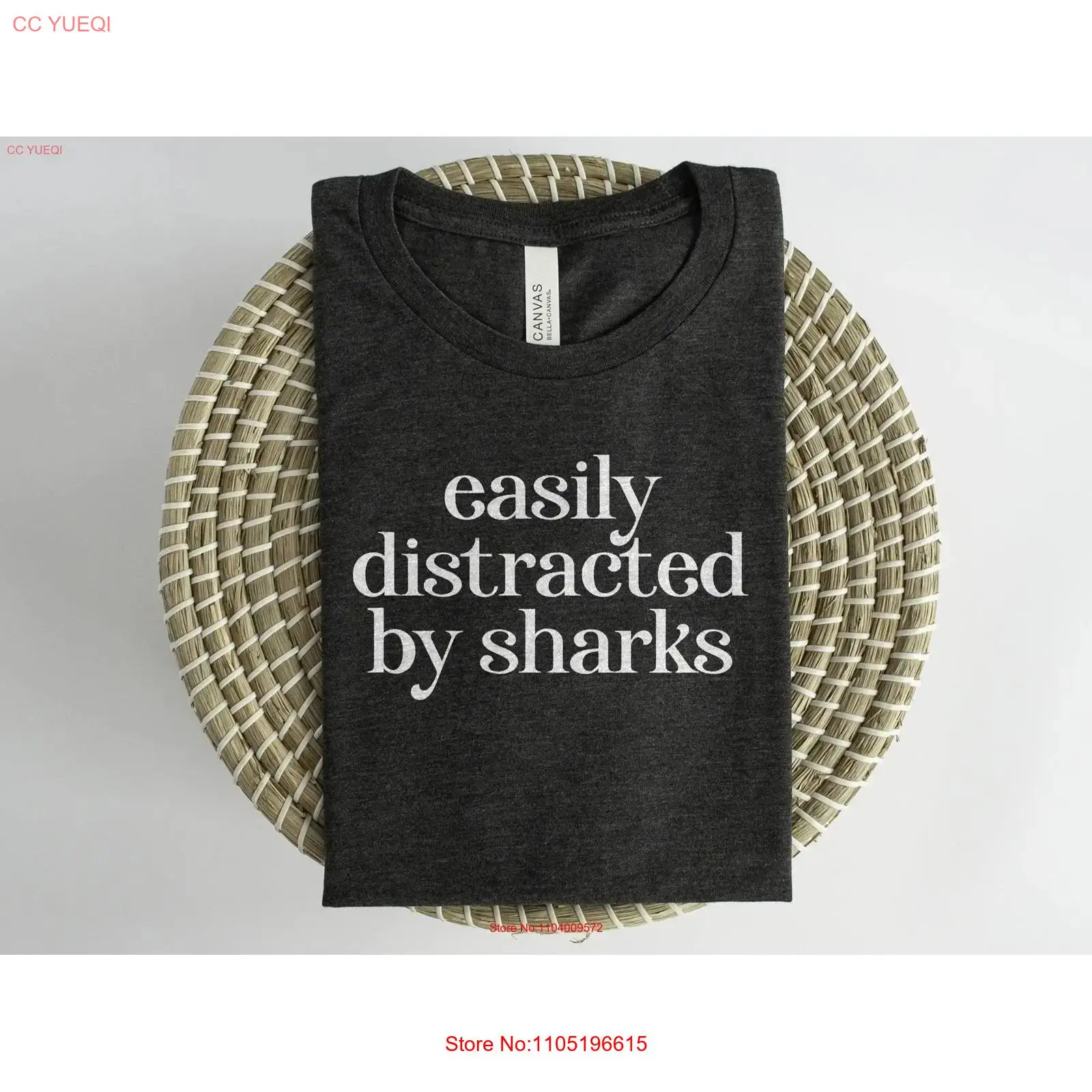 Vintage Fashion Week - T-shirt requin facilement distrait par les